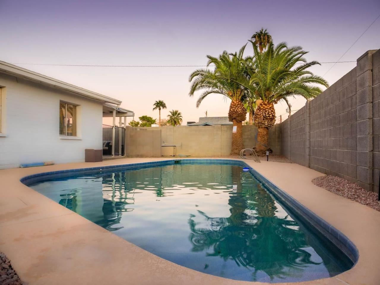 Вілла Modern, Tempe Oasis! Private Pool, Sleeps 12 Екстер'єр фото